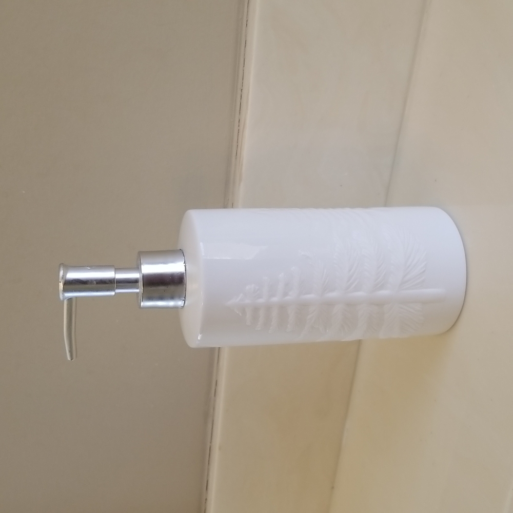 Hand Soap Pump/Dispenser - Picture 2 of 7